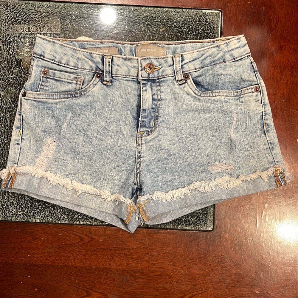 LUCKY BRAND RILEY JEAN SHORTS (Zipper is Broke)
Cotton & Polyester Size 16 Teen